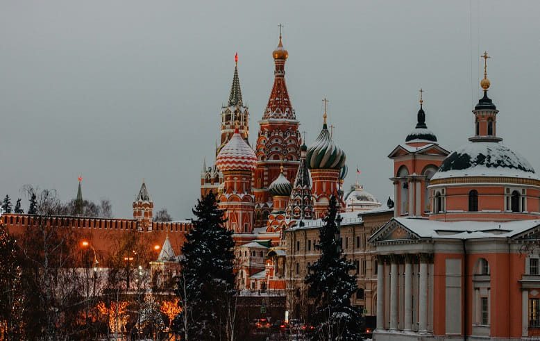 Catedral de São Basílio e a Praça Vermelha no centro de Moscou